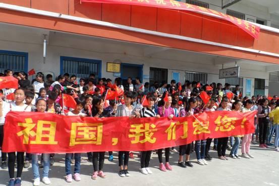 《爱情公寓1》第一集的婚礼大乱斗主要是讲了一个什么样的内容呢？游戏画面